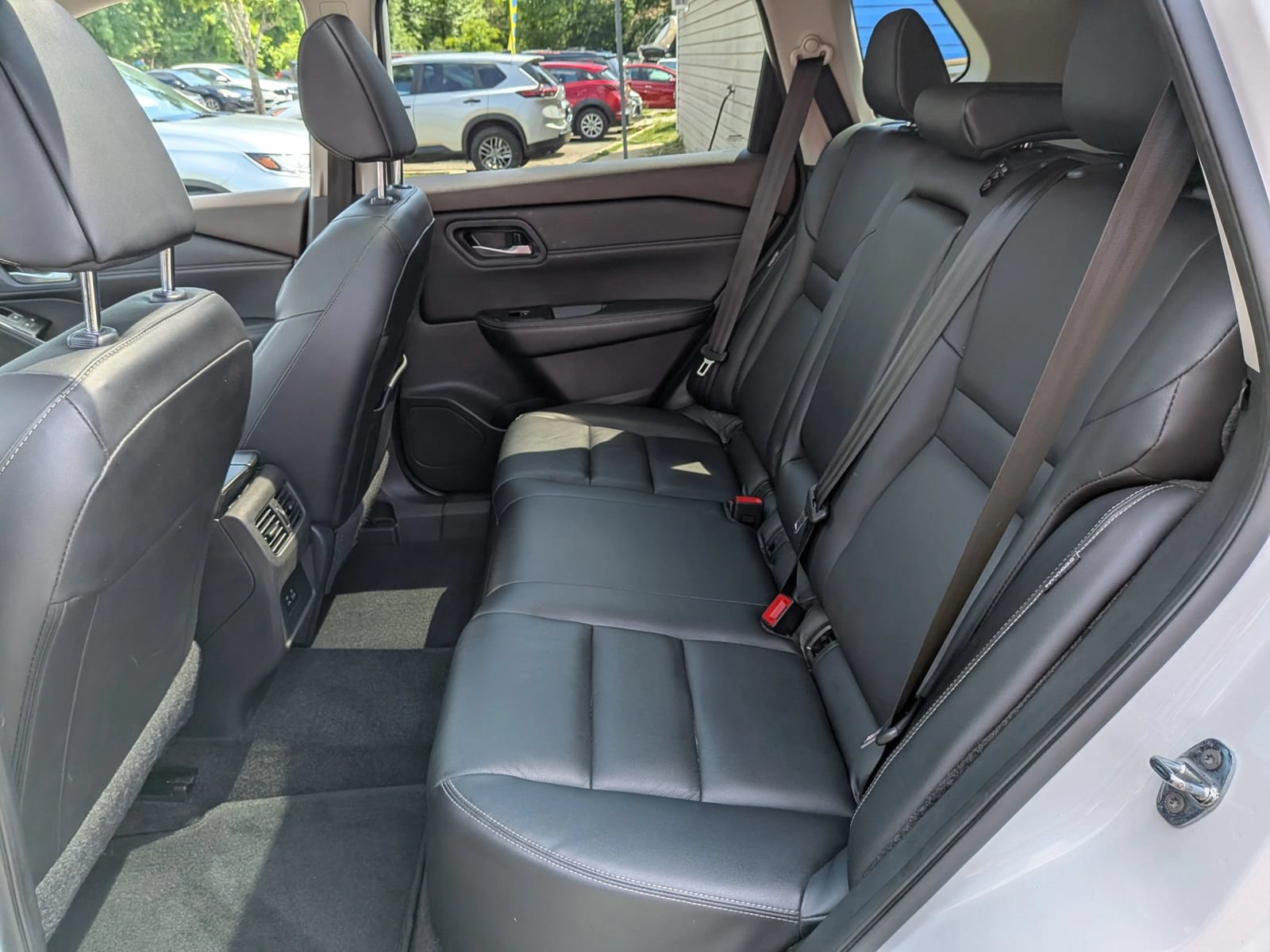 Used 2023 Nissan Rogue SL AWD/4WD image 30
