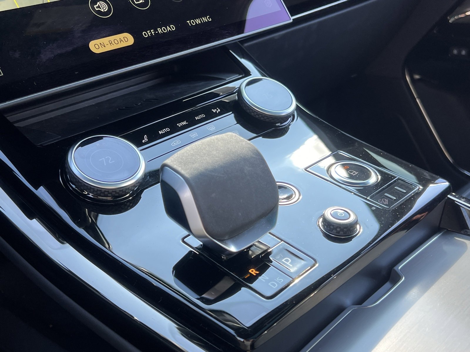 Used 2023 Land Rover Range Rover Sport SE image 26