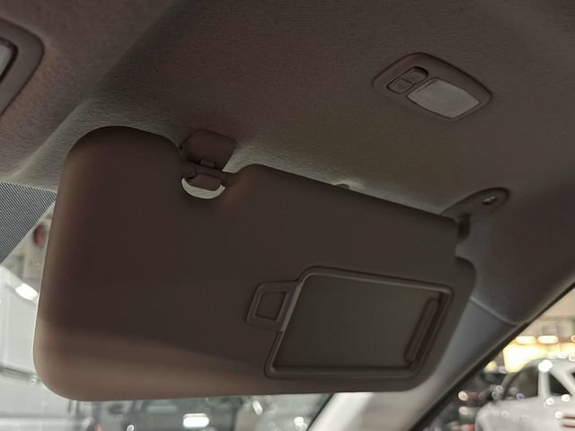 Used 2025 Hyundai Venue SEL FWD image 31