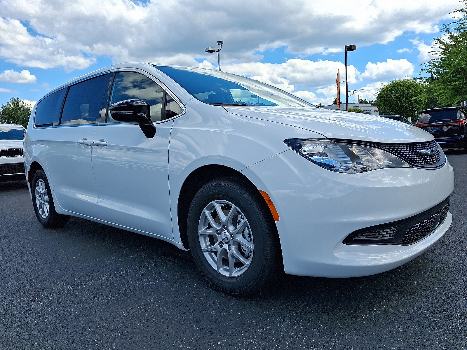 New 2026 Chrysler Voyager LX image 2