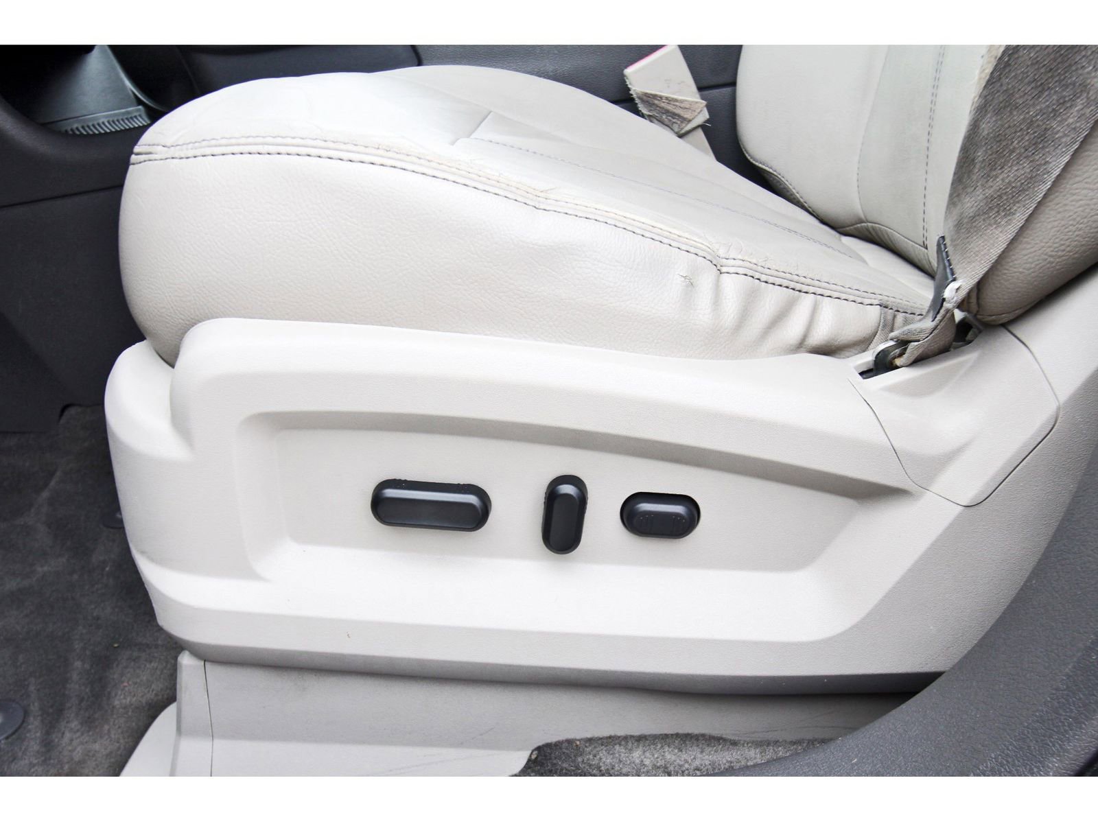 Used 2012 Ford Edge Limited w/ Driver Entry Pkg image 29