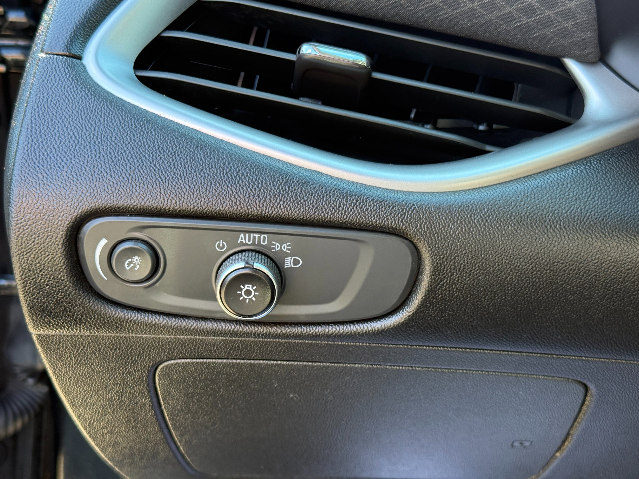 Used 2023 Chevrolet Malibu LT image 18