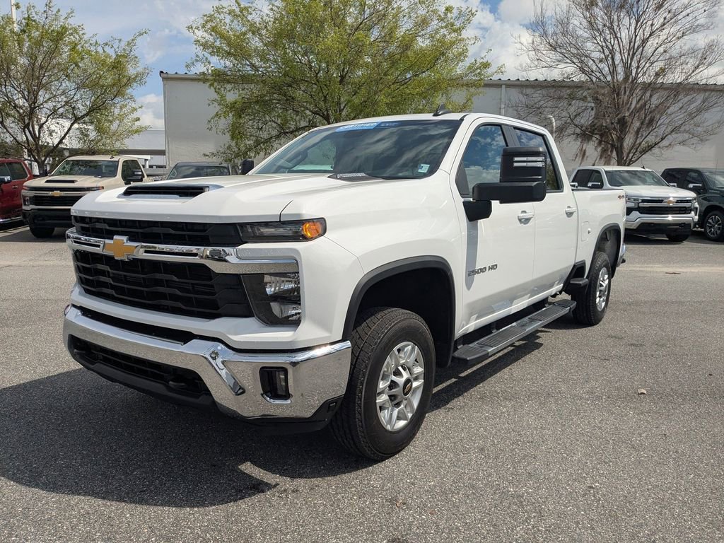 Used 2025 Chevrolet Silverado 2500 LT w/ Convenience Package image 7