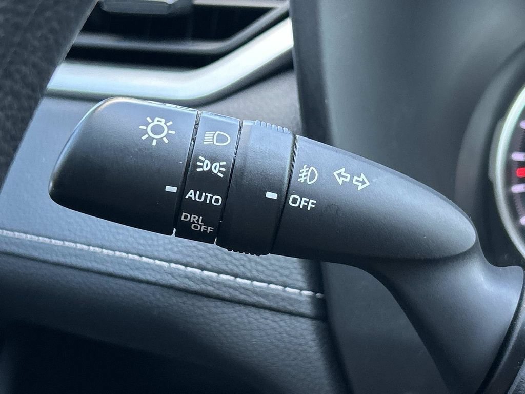 Used 2021 Toyota RAV4 XLE w/ Convenience Package FWD image 32