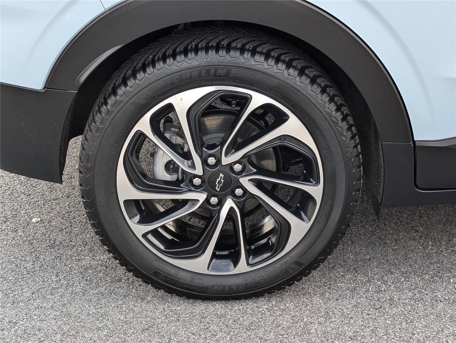 Used 2023 Chevrolet Bolt EUV Premier image 10