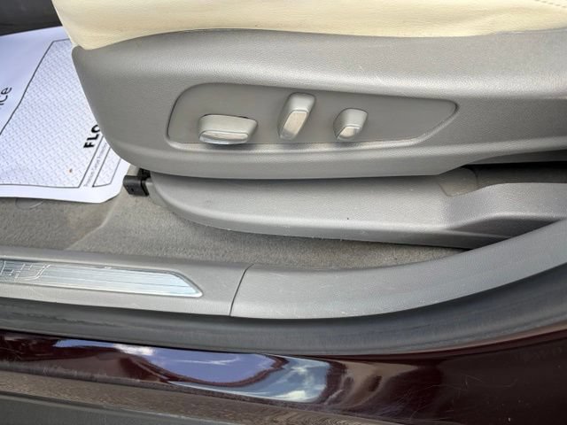 Used 2020 Cadillac XT5 Premium Luxury w/ LPO, Floor Liner Package AWD/4WD image 10
