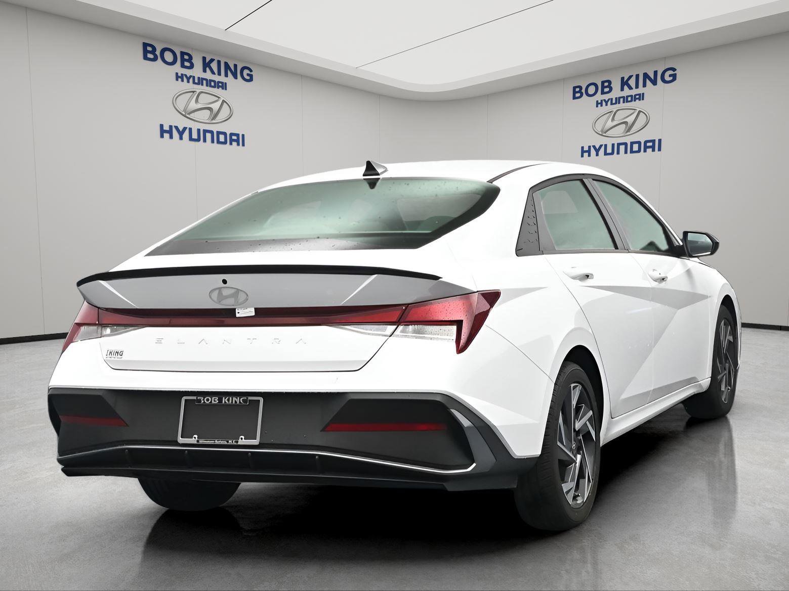 Certified 2025 Hyundai Elantra Sport image 23