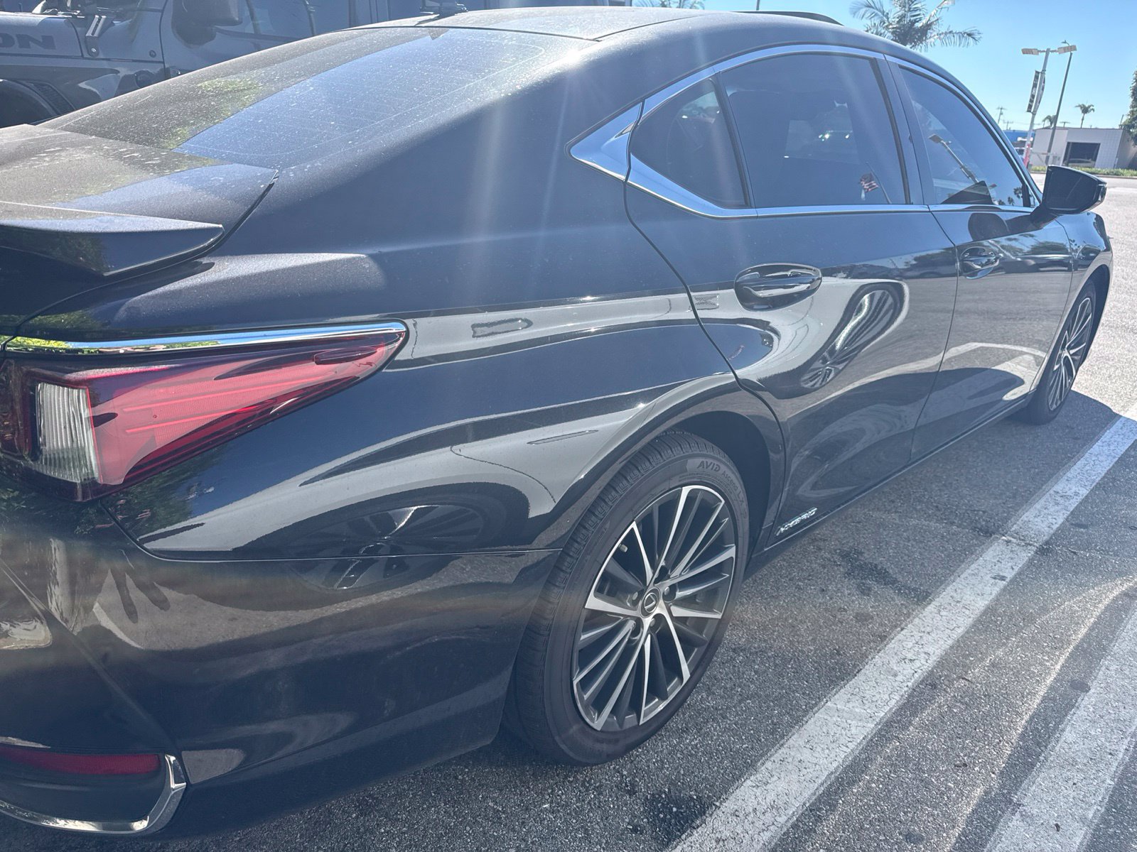 Used 2022 Lexus ES 300h w/ Premium Package FWD image 8