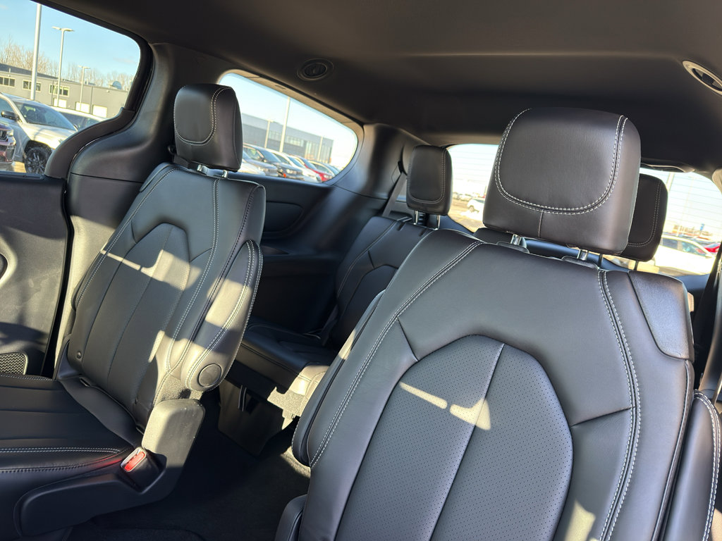 New 2026 Chrysler Voyager LX FWD image 30