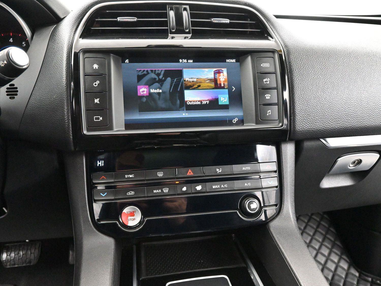 Used 2017 Jaguar F-PACE Premium image 22