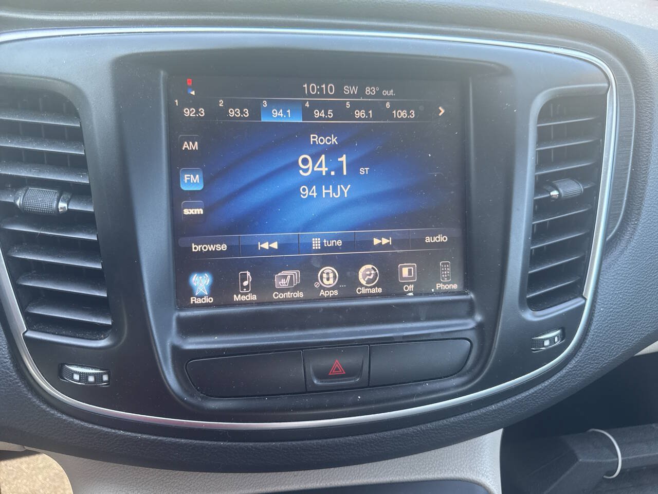 Used 2017 Chrysler 200 Limited Platinum FWD image 13