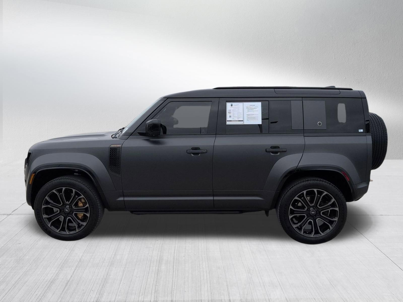 Used 2025 Land Rover Defender 110 image 2