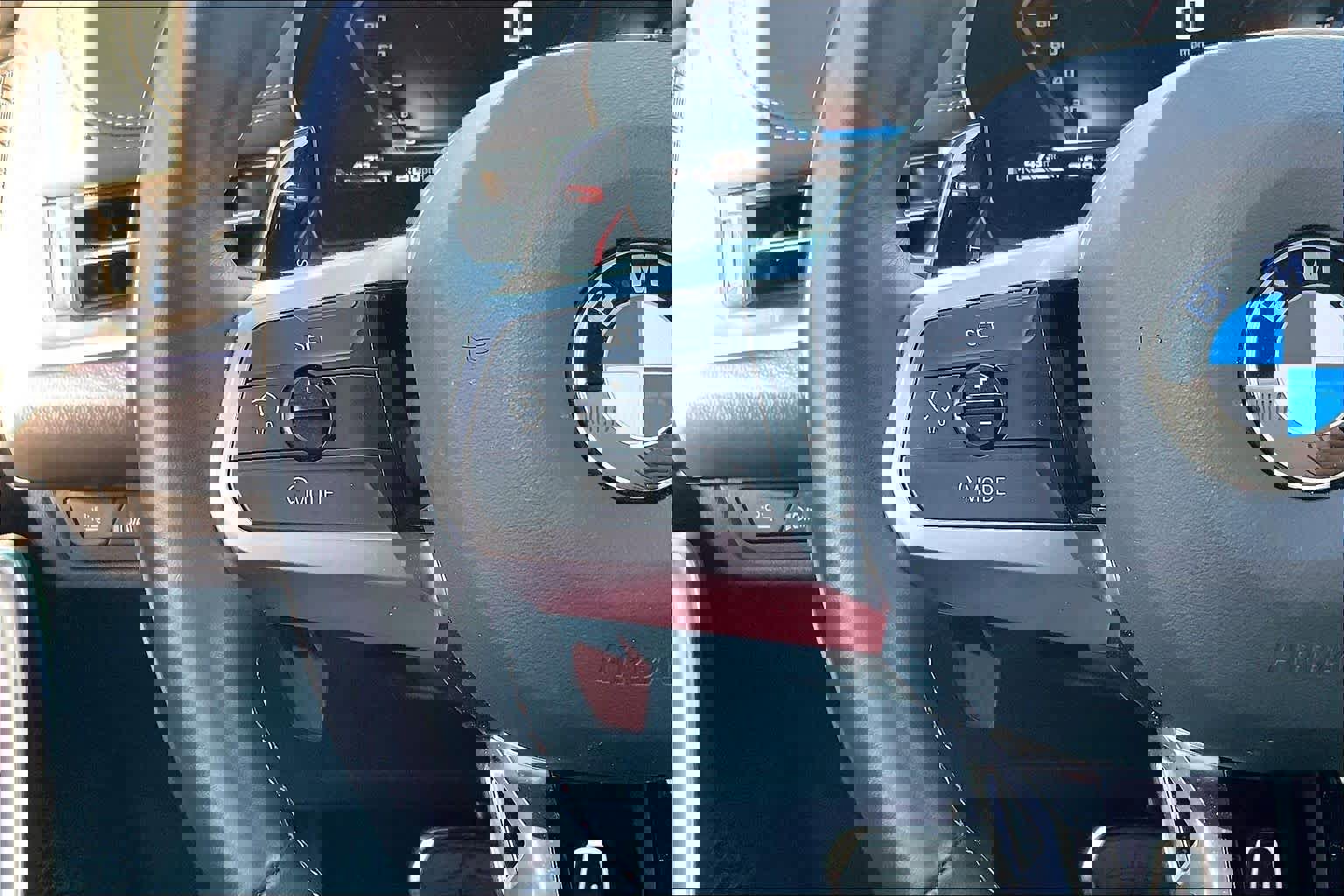 Used 2025 BMW X1 M35i w/ Shadowloine Package image 25