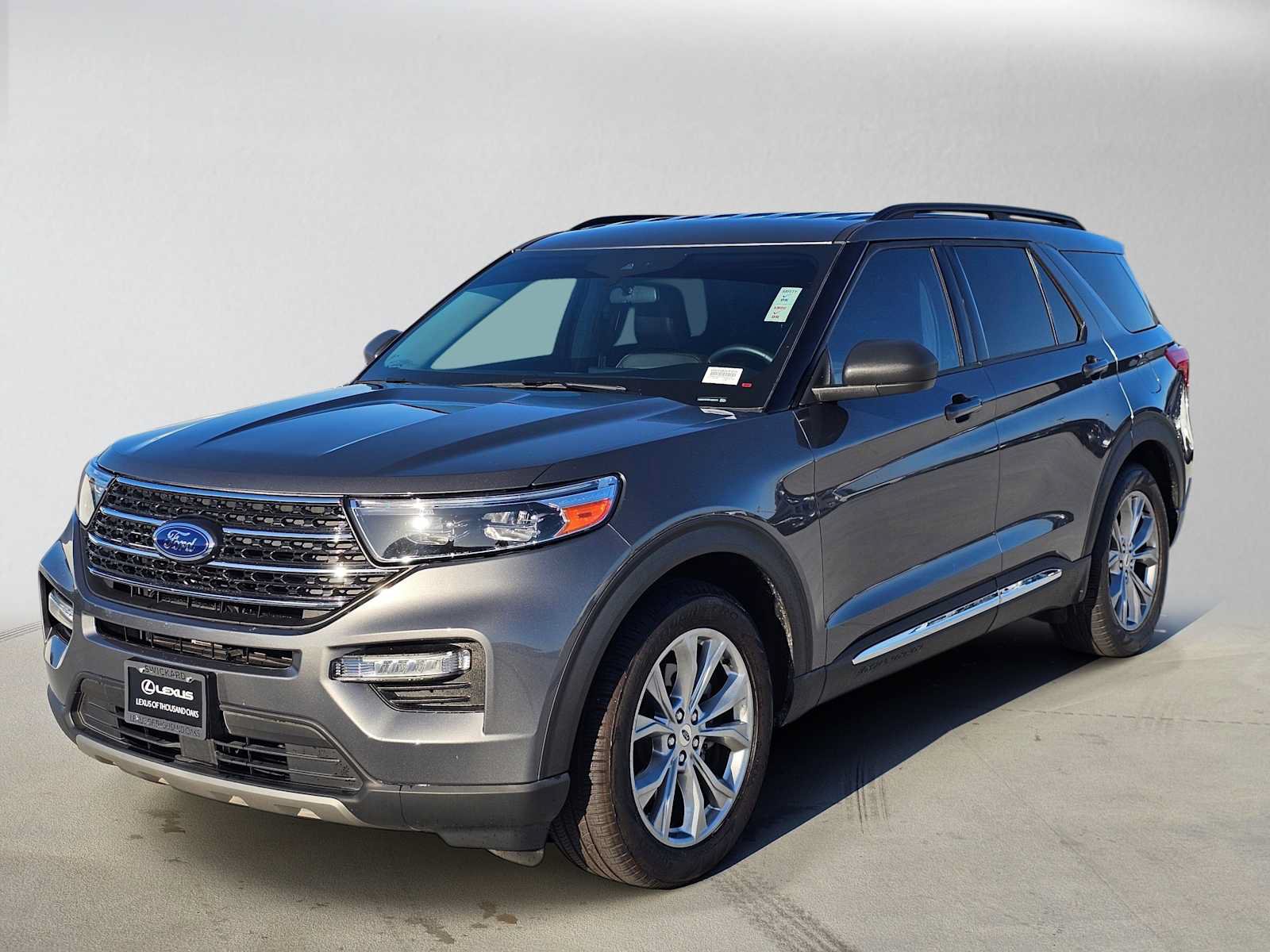Used 2023 Ford Explorer XLT w/ Equipment Group 202A RWD image 7