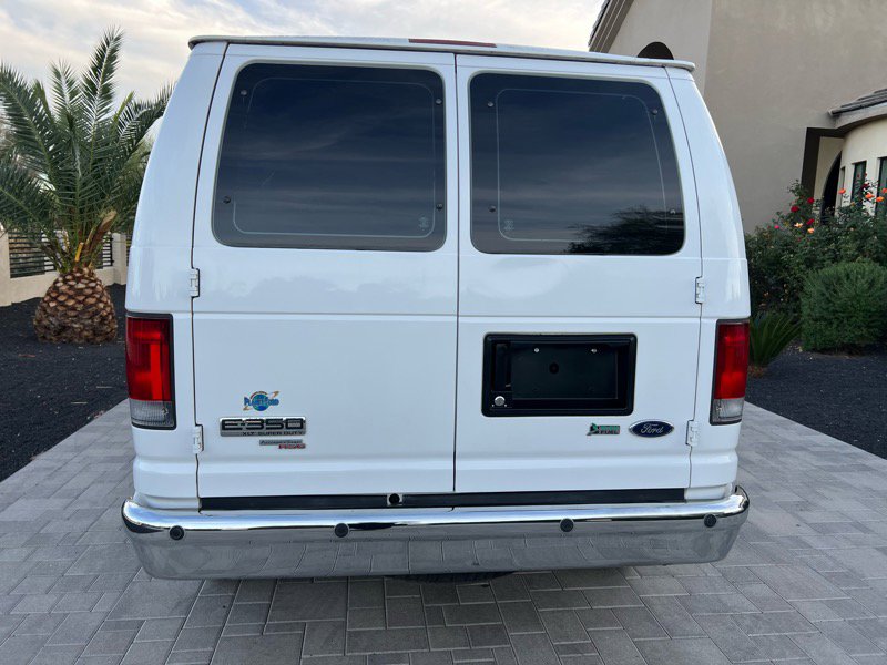 Used 2012 Ford E-350 and Econoline 350 XLT image 6
