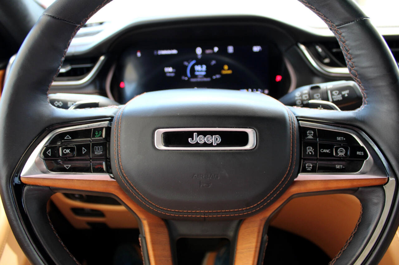 Used 2021 Jeep Grand Cherokee L Summit image 21