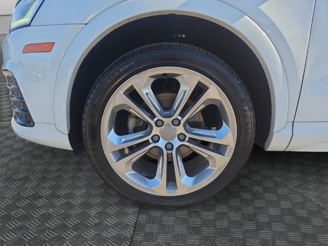 Used 2018 Audi Q3 2.0T Premium Plus w/ Premium Plus Package AWD/4WD image 36