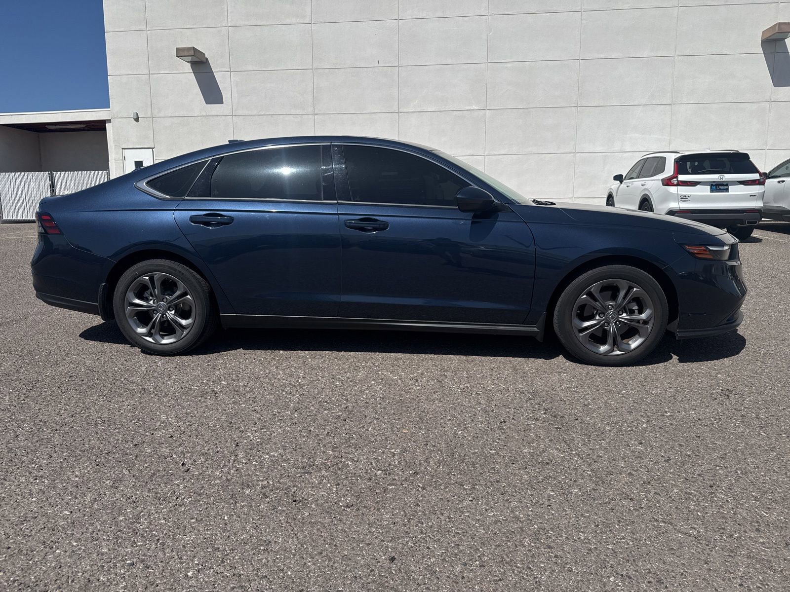 Used 2023 Honda Accord EX image 2