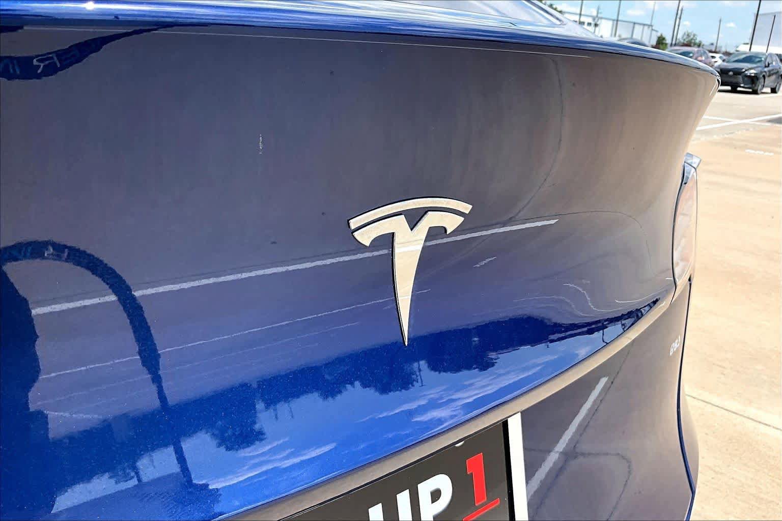 Used 2025 Tesla Model Y Long Range RWD image 30