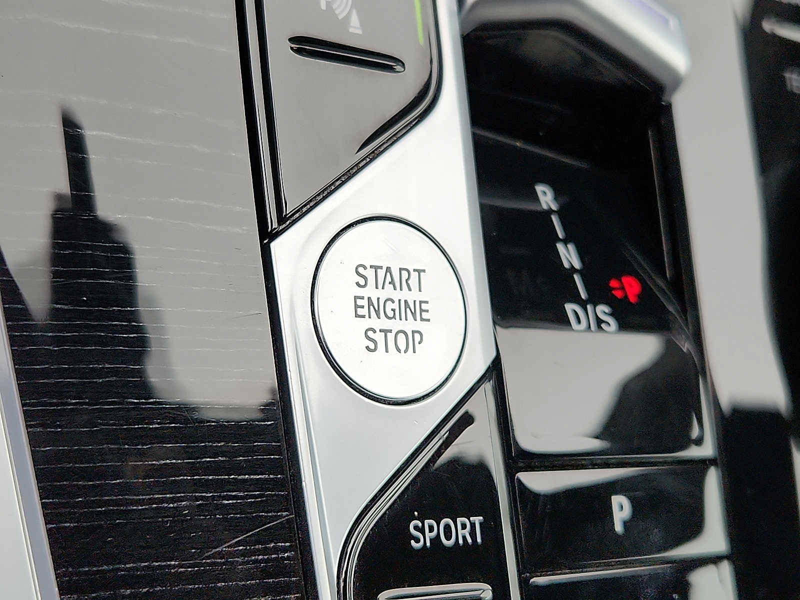 Certified 2024 BMW X7 xDrive40i w/ M Sport Package image 22