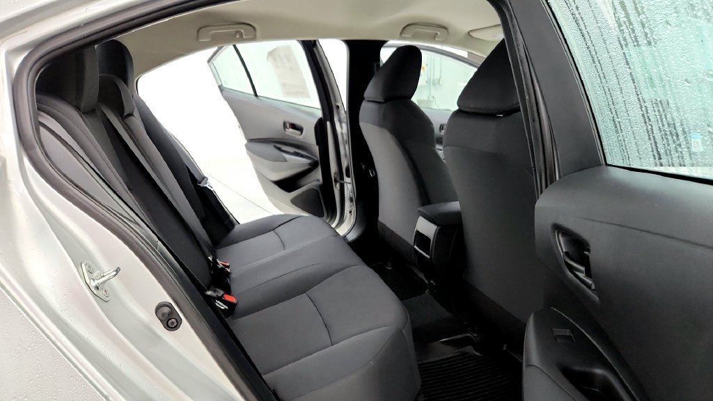 Used 2022 Toyota Corolla LE FWD image 18