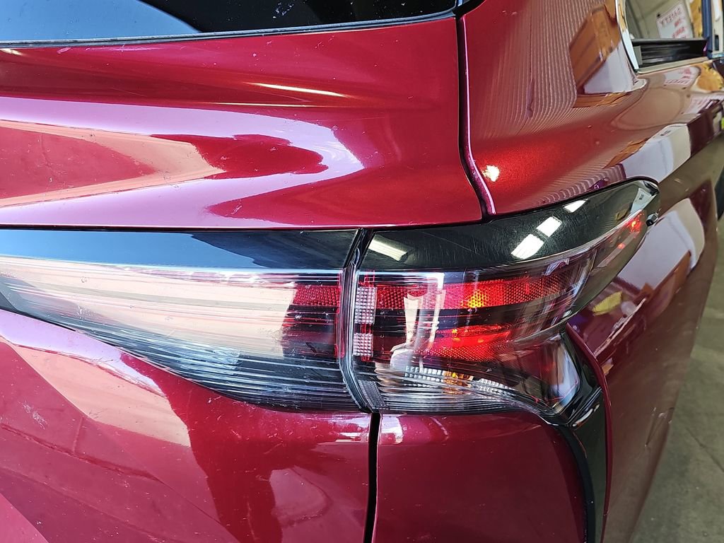 Used 2024 Toyota Sienna LE image 31