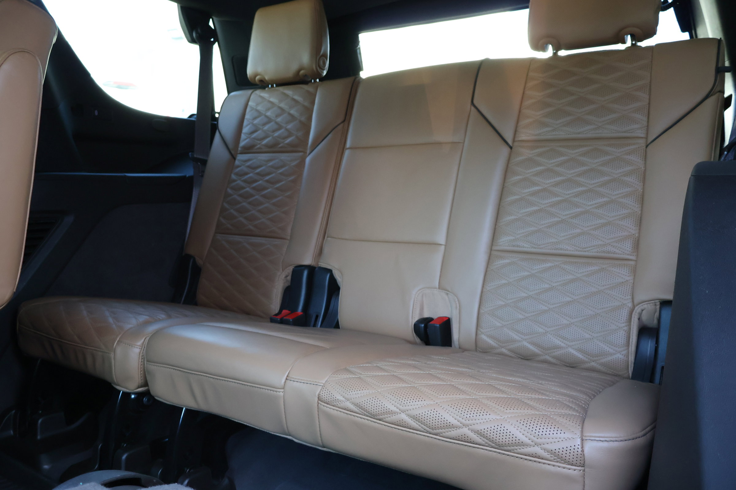 Used 2021 Cadillac Escalade Premium Luxury w/ Driver Assist Tech Package image 16