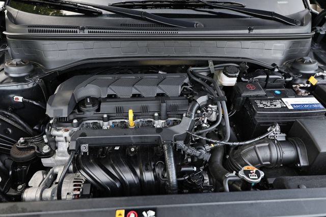 Used 2025 Hyundai Venue SEL FWD image 30