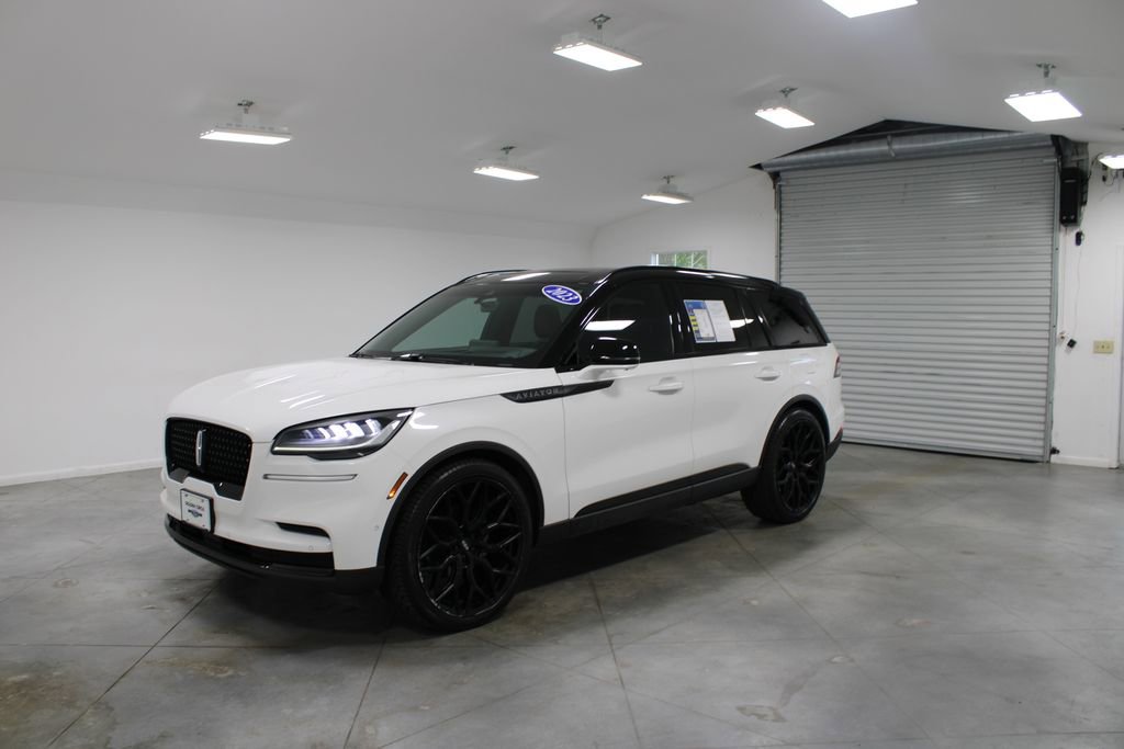 Used 2023 Lincoln Aviator Reserve w/ Equipment Group 201A image 4