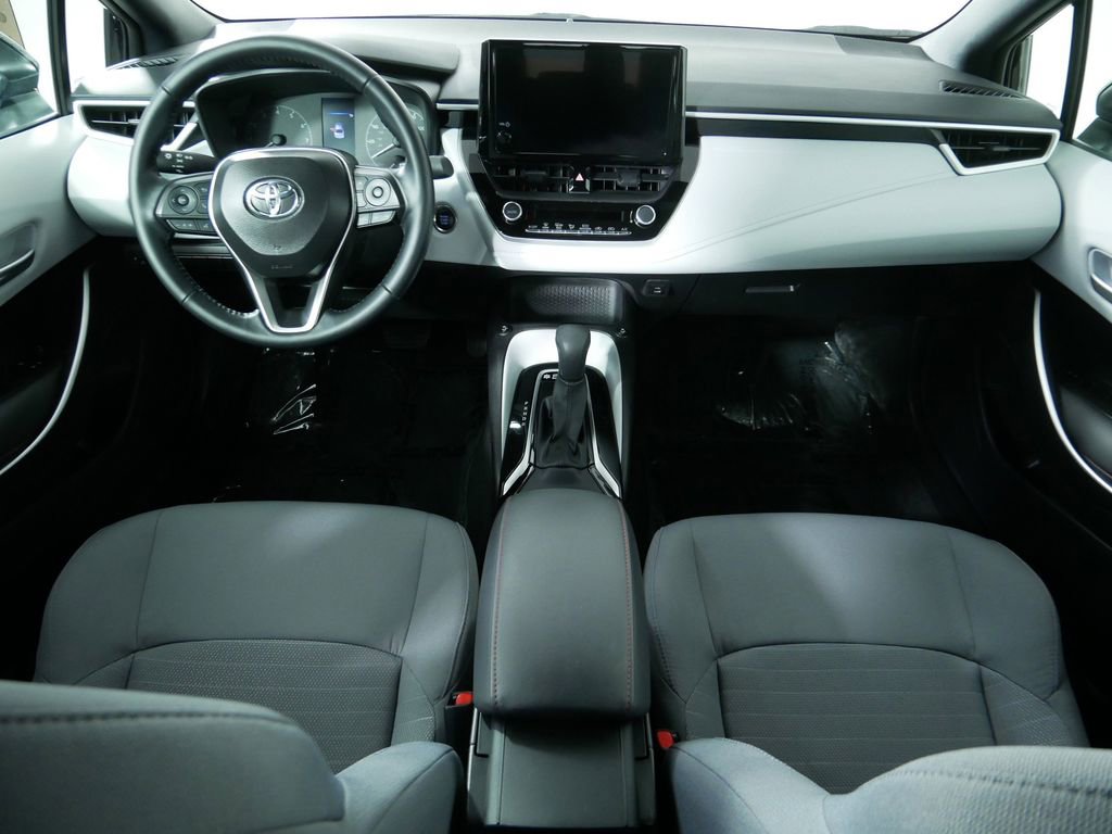Used 2025 Toyota Corolla SE w/ Convenience Package image 19