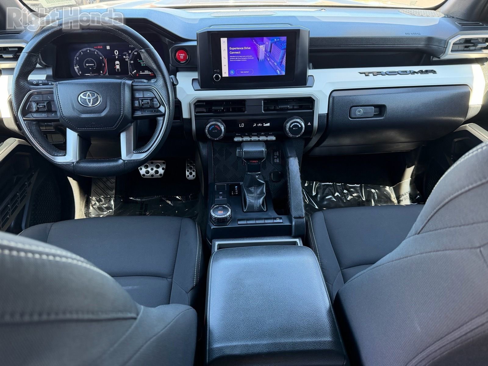 Used 2024 Toyota Tacoma TRD Sport image 17