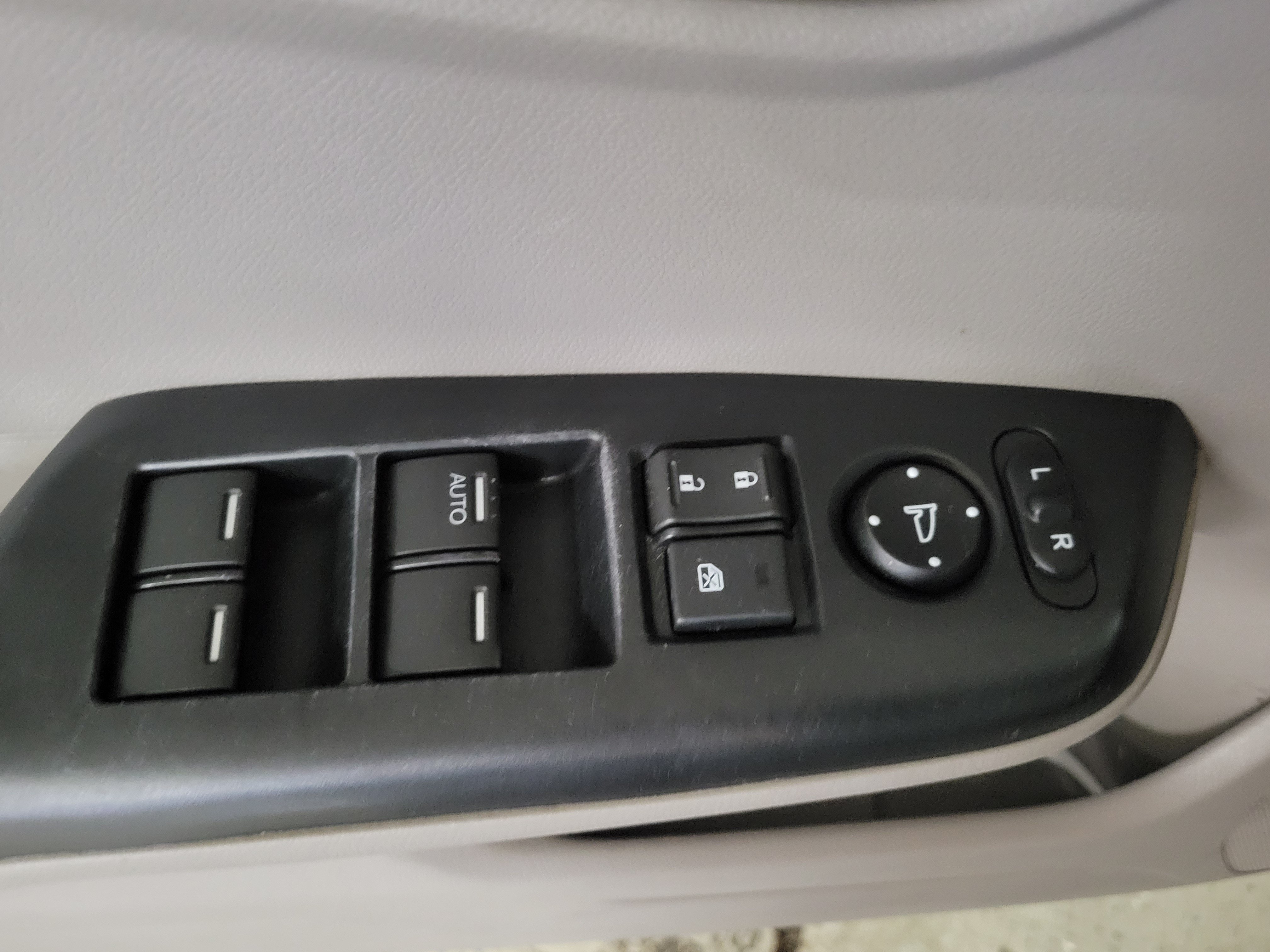 Used 2012 Honda Civic Hybrid Sedan image 20