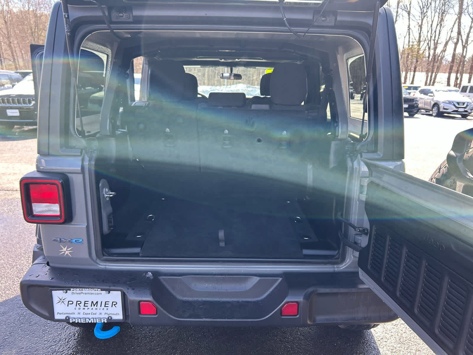 Used 2023 Jeep Wrangler Unlimited w/ Cold Weather Group image 33