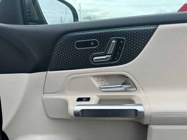 New 2026 Mercedes-Benz GLB 250 4MATIC image 28