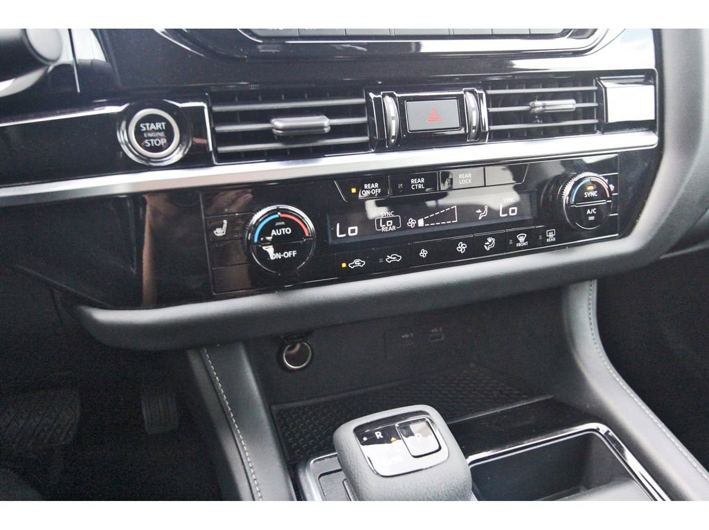 Used 2023 Nissan Pathfinder SV image 23