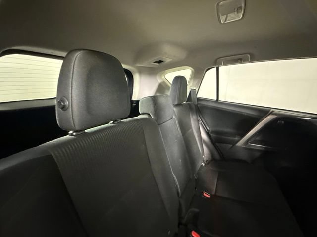 Used 2018 Toyota RAV4 LE FWD image 24