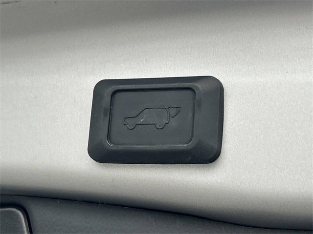 Used 2022 Toyota RAV4 XLE image 23