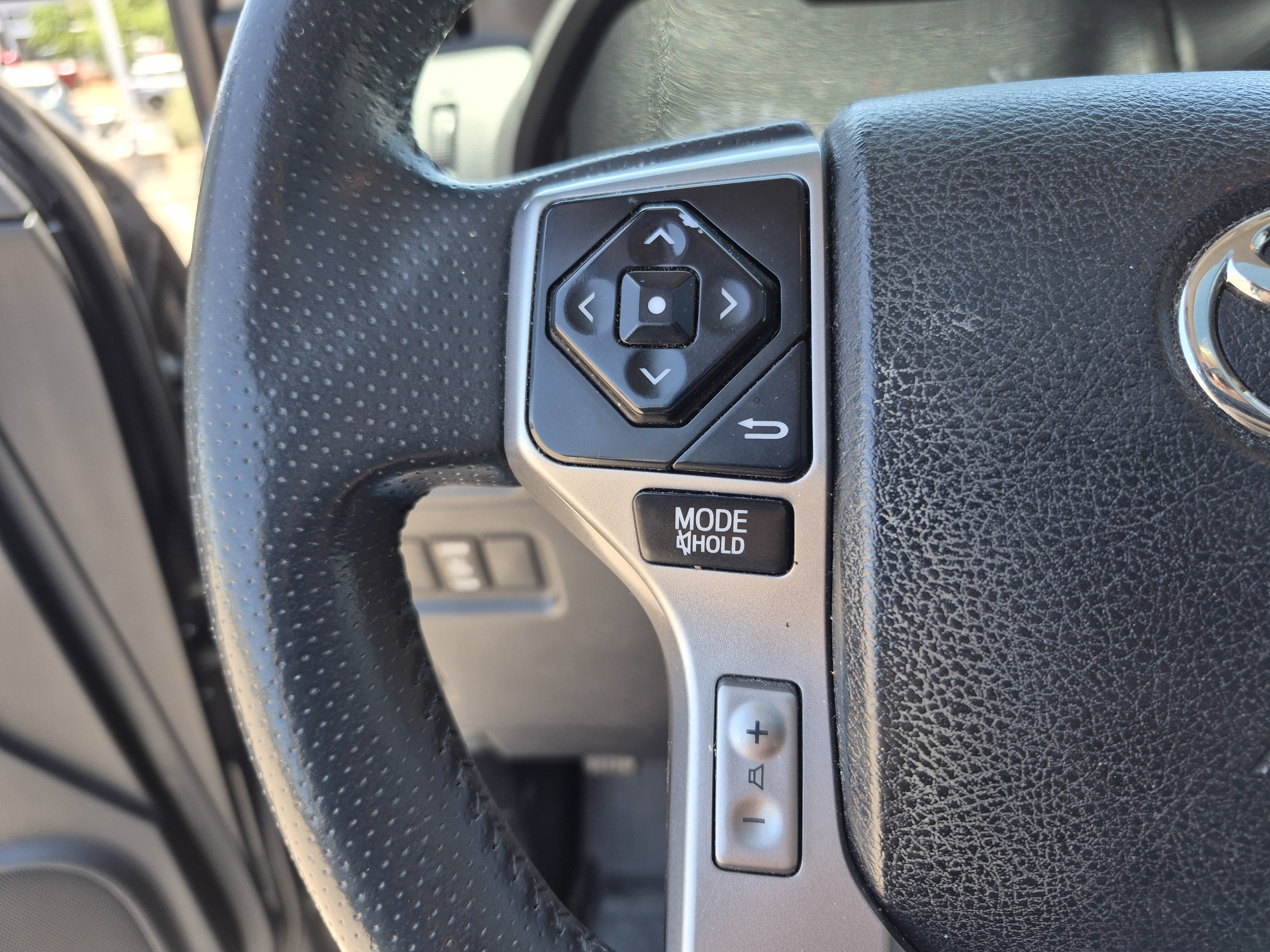 Used 2018 Toyota 4Runner SR5 Premium AWD/4WD image 9