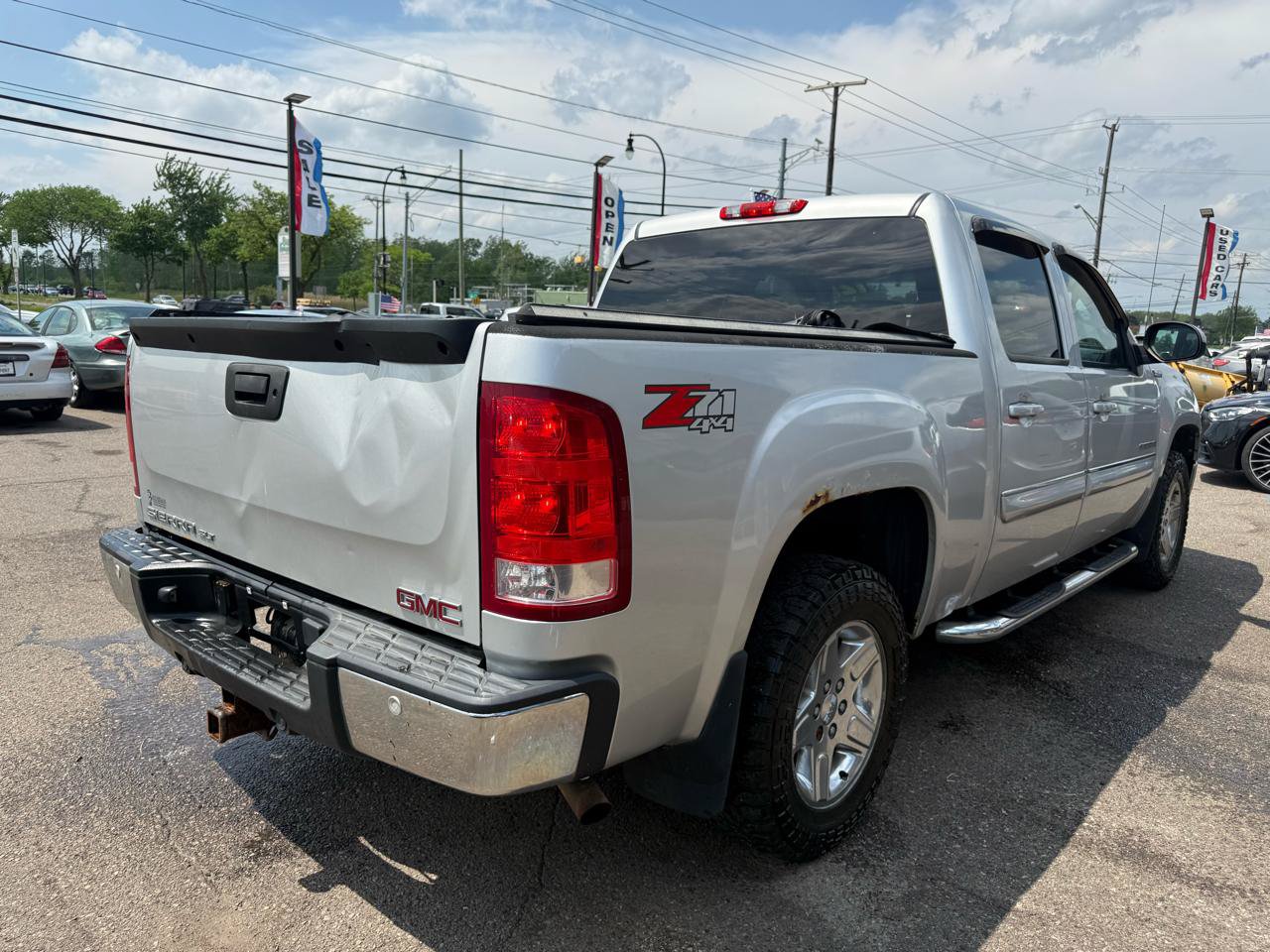 Used 2012 GMC Sierra 1500 SLT w/ All-Terrain Package AWD/4WD image 9