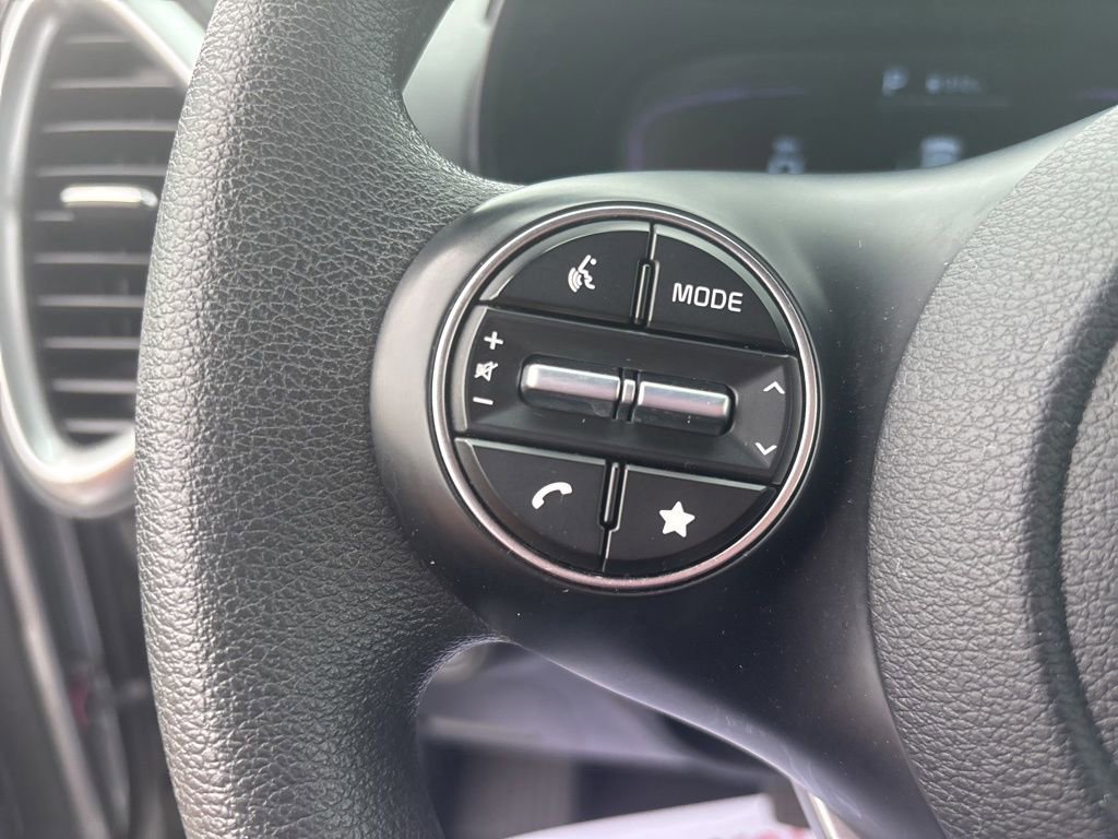 Used 2025 Kia Soul LX w/ LX Technology Package image 14