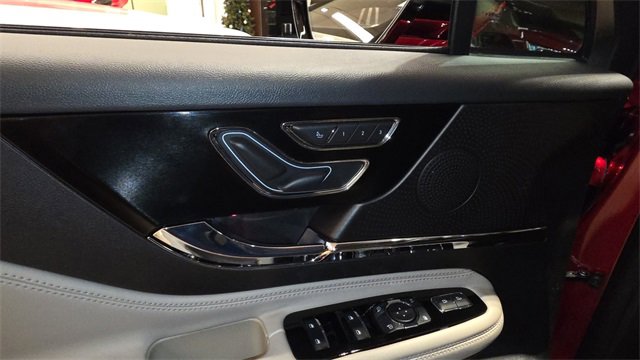 New 2026 Lincoln Corsair Reserve w/ Jet Appearance Package image 28