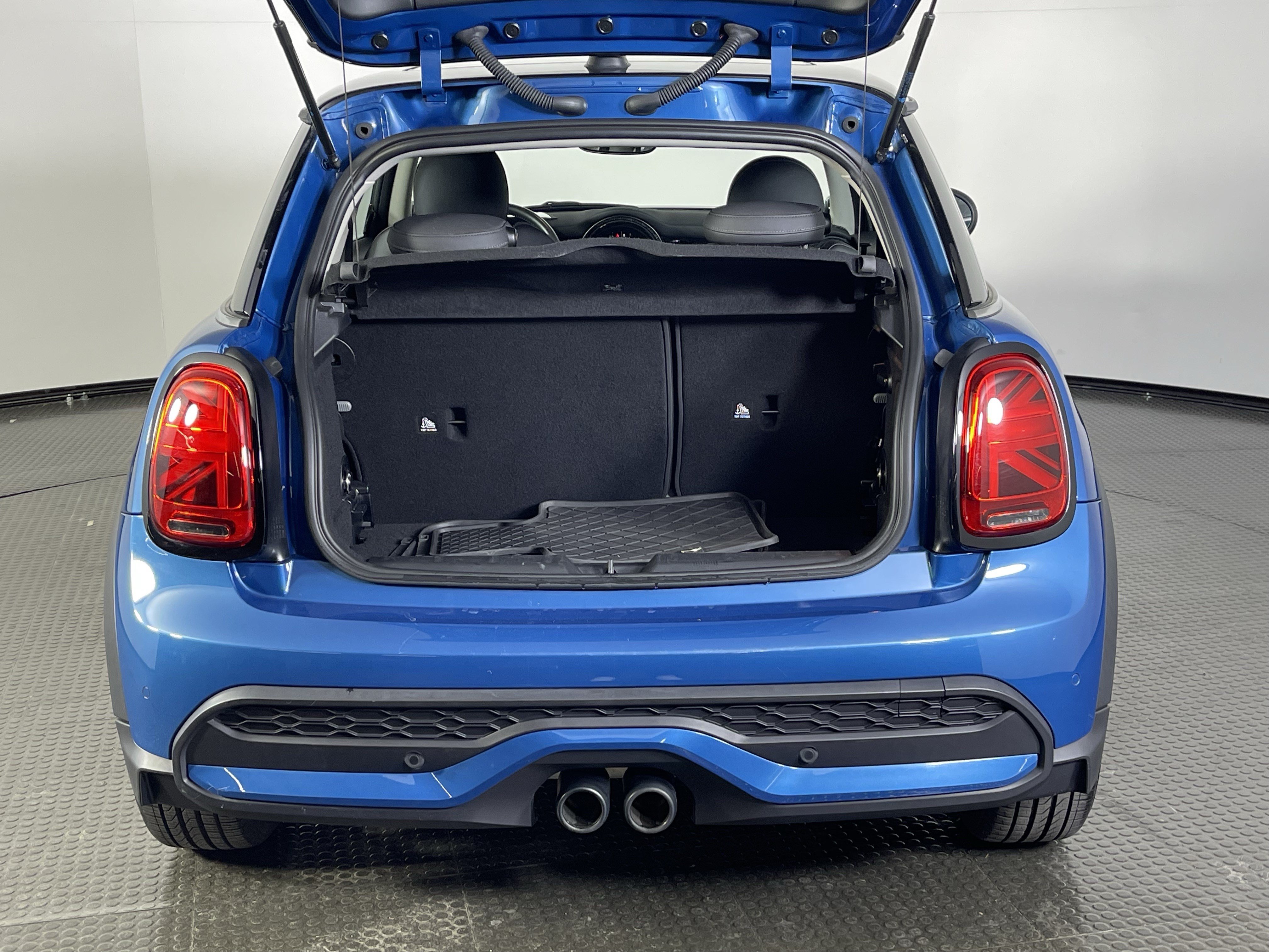 Used 2024 MINI Cooper S FWD image 8