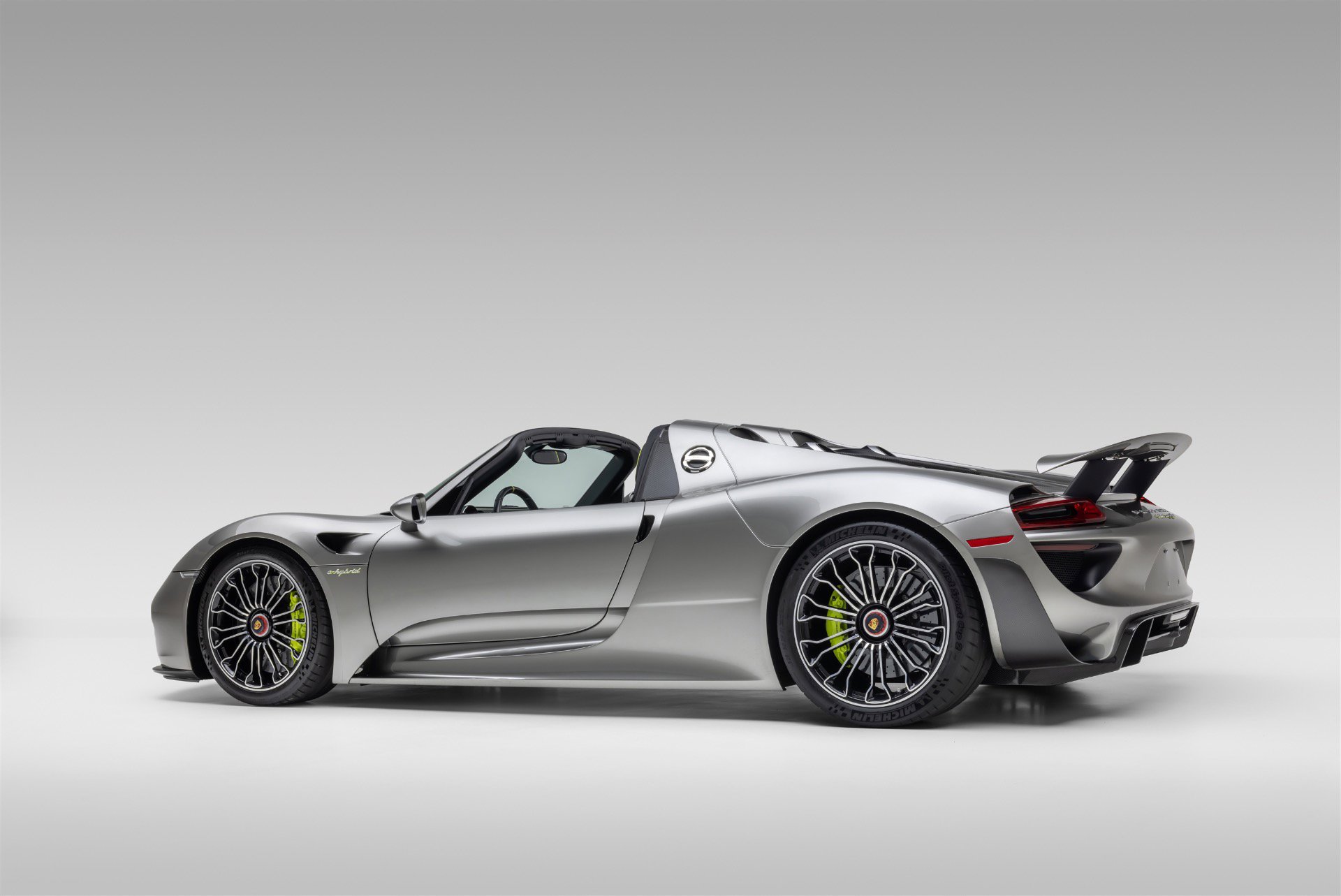Used 2015 Porsche 918 Spyder AWD/4WD image 6