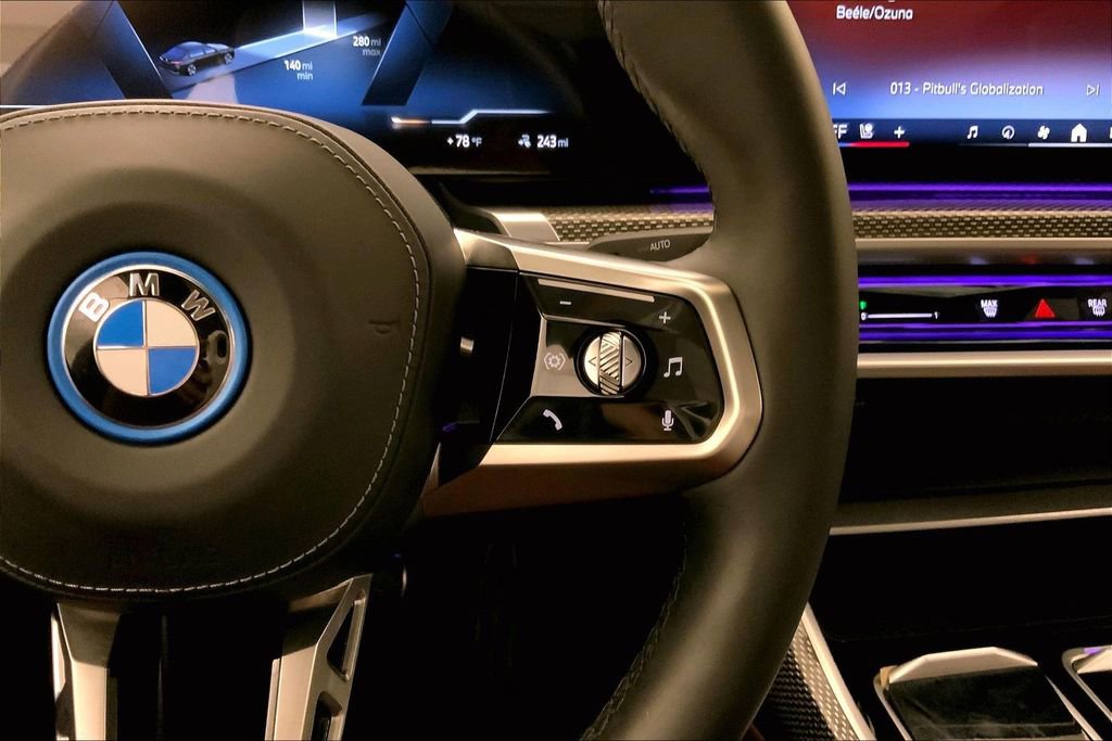 Certified 2023 BMW i7 xDrive60 AWD/4WD image 19