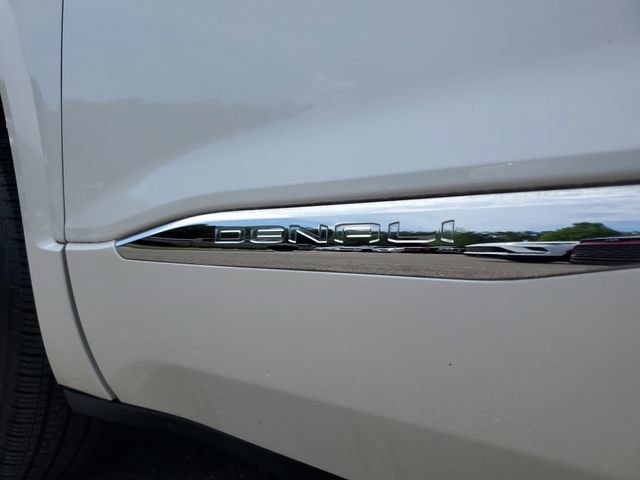 Used 2020 GMC Acadia Denali w/ LPO, Floor Liner Package FWD image 8