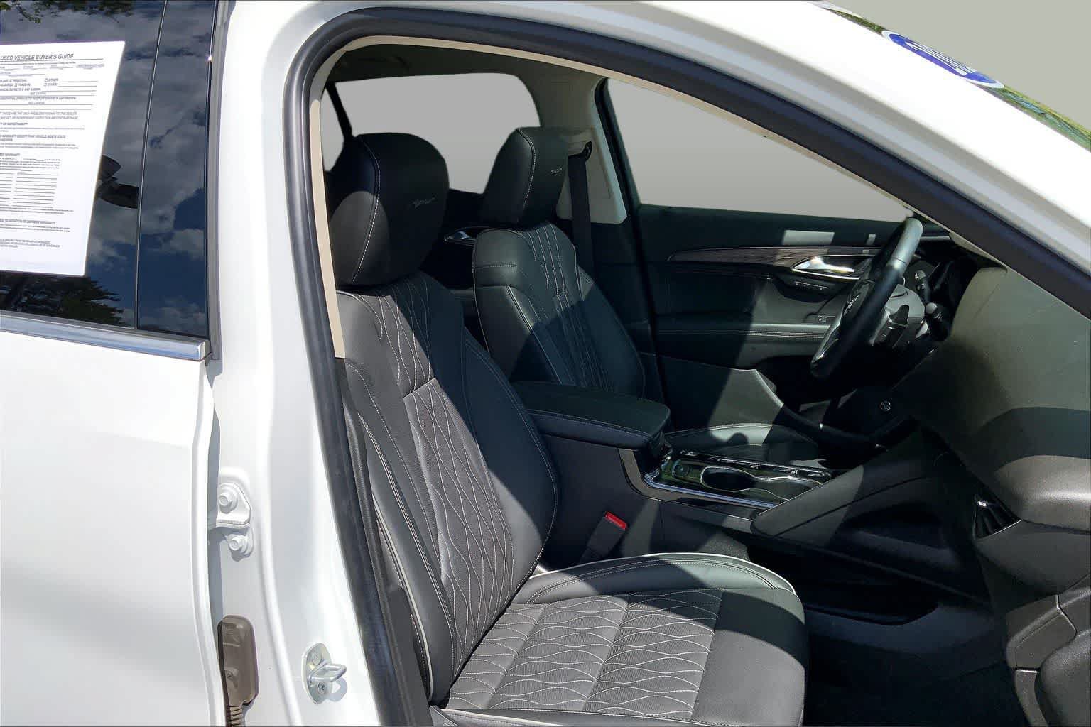 Used 2022 Buick Envision Avenir w/ Premium Seat Package AWD/4WD image 8
