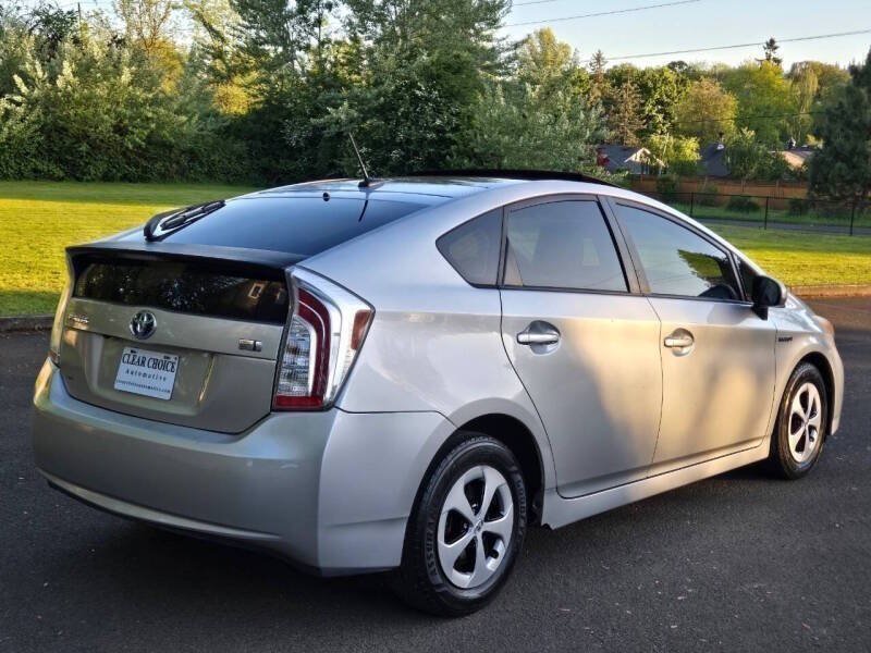 Used 2012 Toyota Prius Four w/ Deluxe Solar Roof Pkg FWD image 6