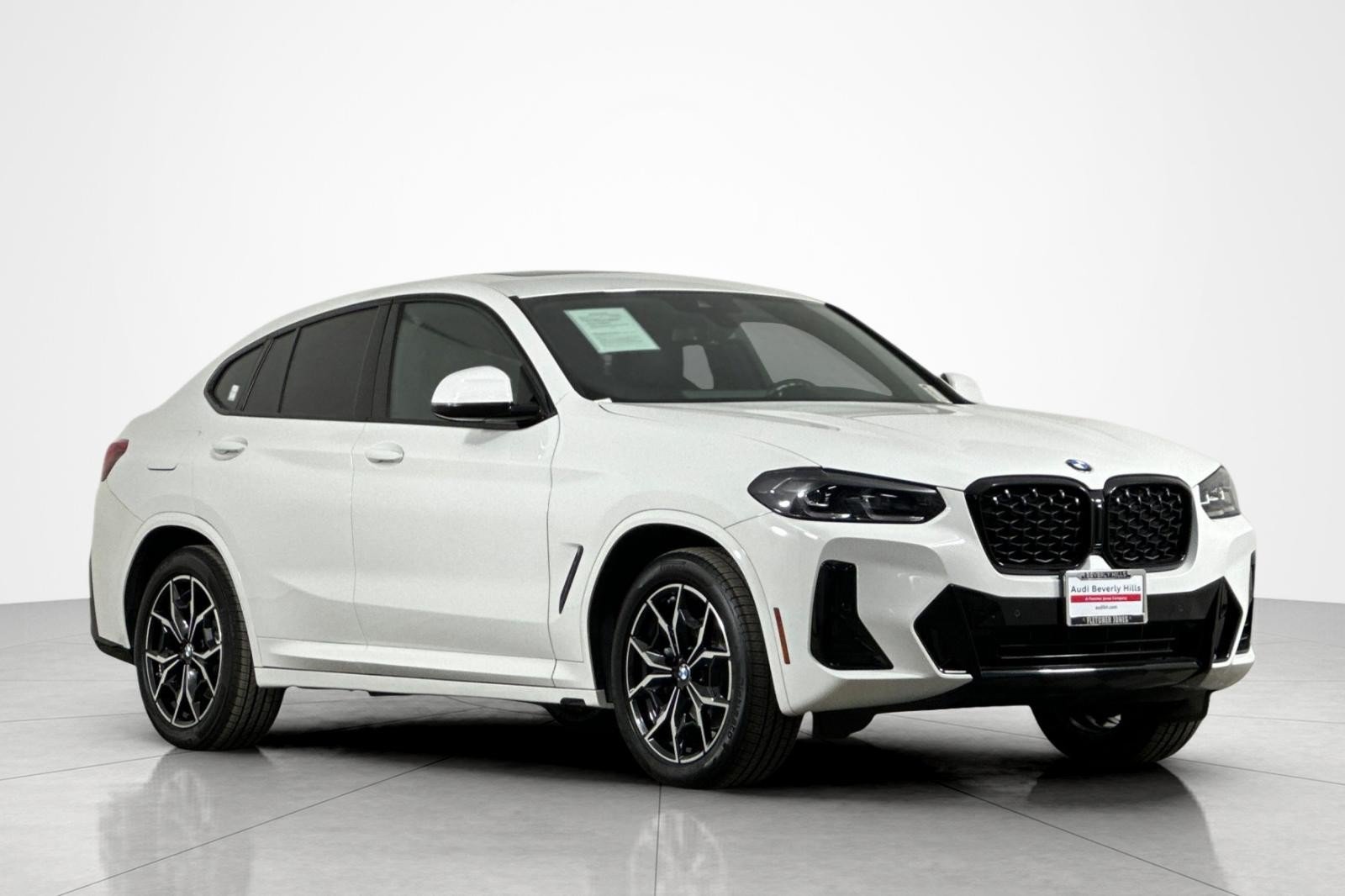 Used 2023 BMW X4 xDrive30i w/ M Sport Package AWD/4WD image 7
