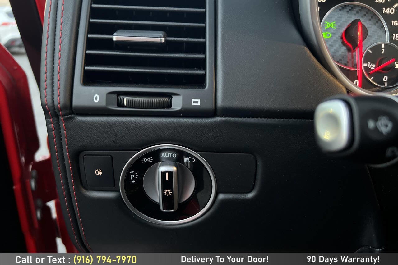 Used 2017 Mercedes-Benz G 63 AMG 4MATIC image 35