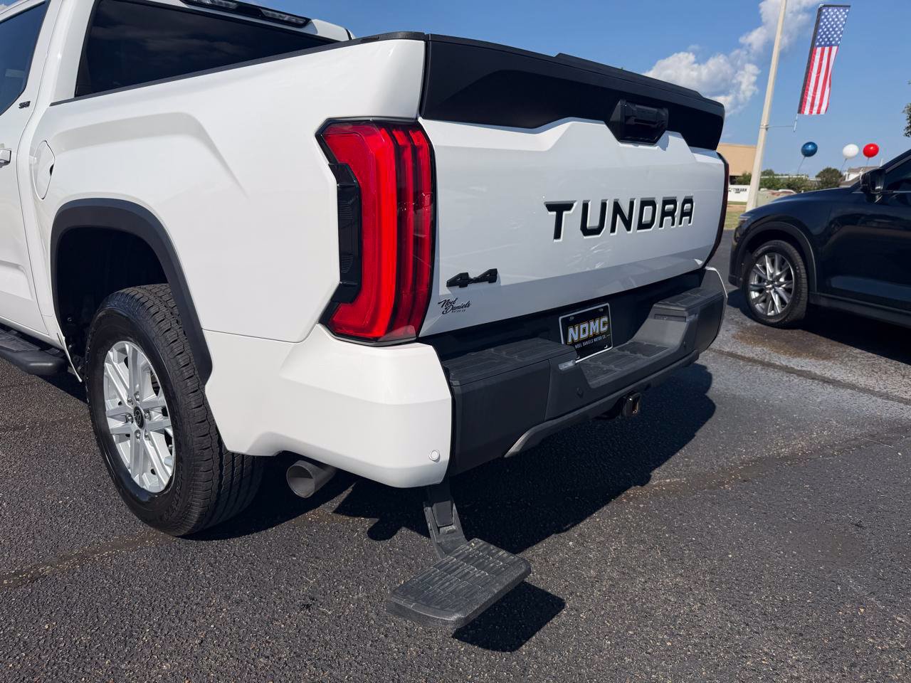 Used 2023 Toyota Tundra SR5 w/ SR5 Premium Package AWD/4WD image 7